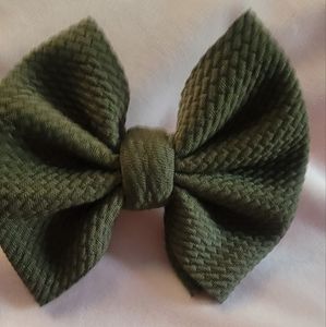 Bow clip in